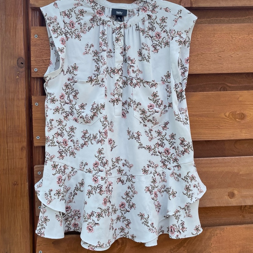 MOSSIMO FLORAL DESIGN SLEEVELESS TOP